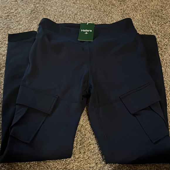 High-Waisted midnight blue Halara Cargo Leggings - Picture 6 of 6